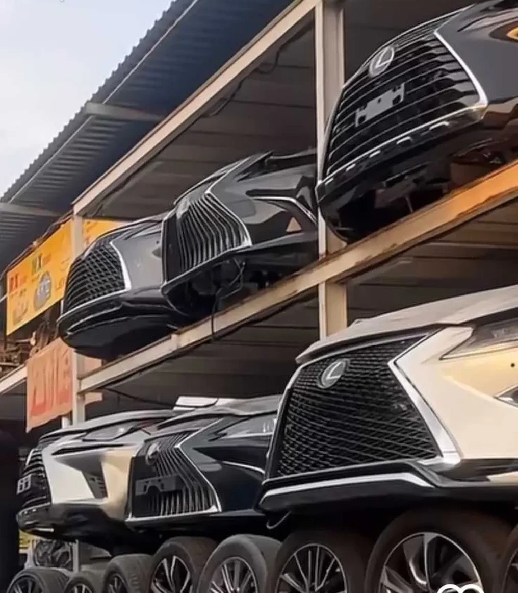 Бампер на Lexus
